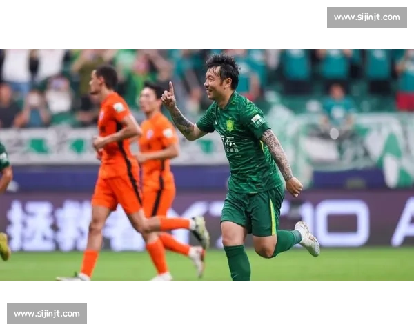 4 外援对决!国安 2-1 逆转云南,张玉宁替补造 2 球 + 法比奥制胜